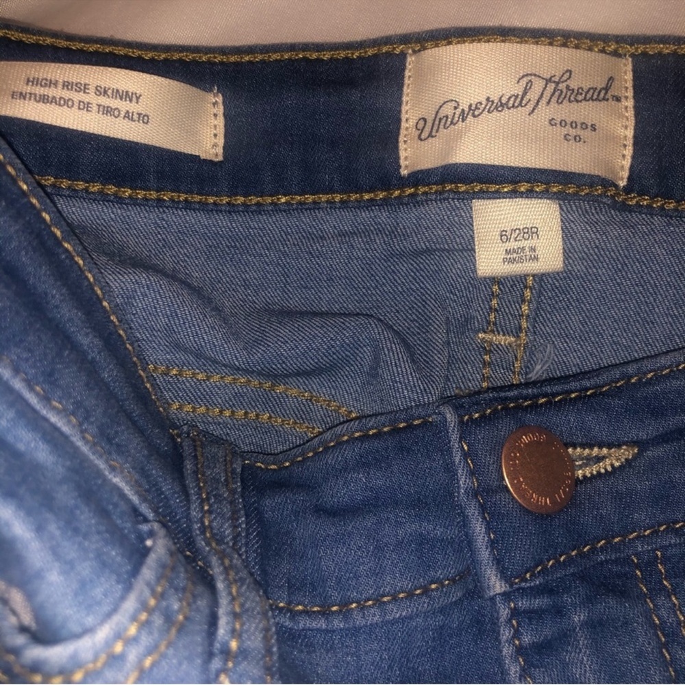 Universal Thread Women's Skinny Jeans in Blue - Picture 4 of 7